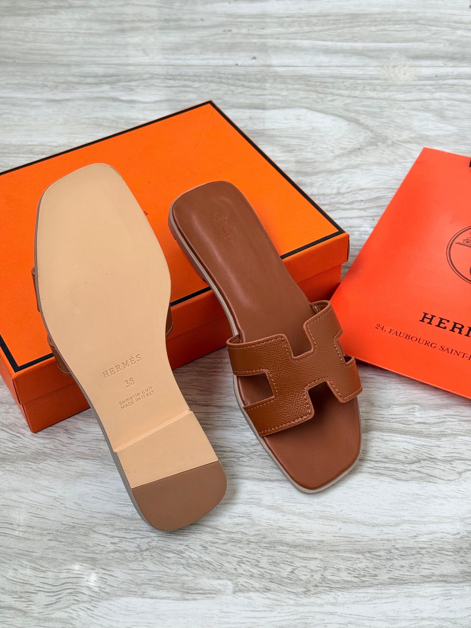 Hermès Flat Slipper for Women in Pakistan by Shop2Door Store