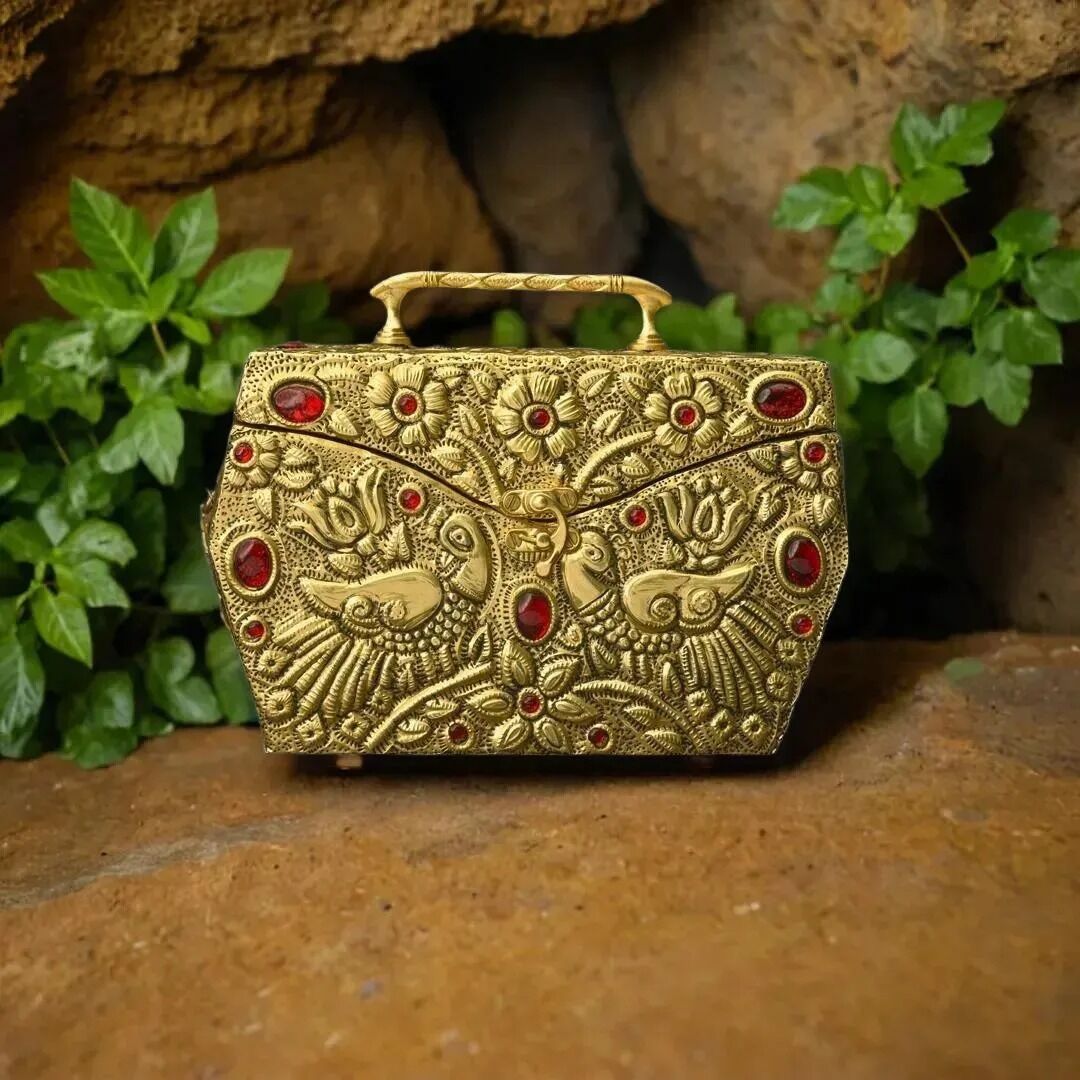 Wedding Handbags, Luxury Handbags, Women’s Accessories Pakistan