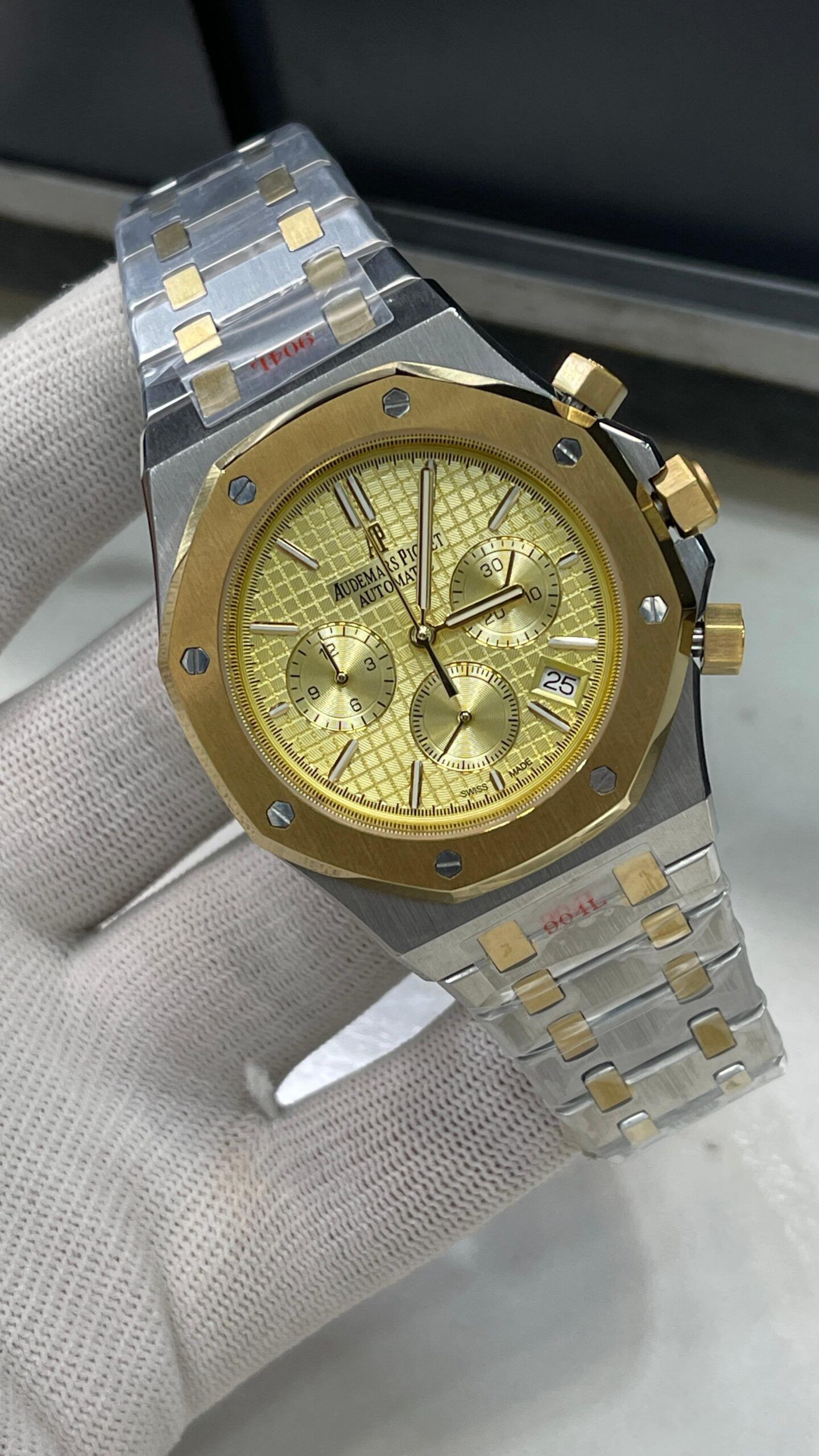 AP Master Copy Watch – Honorable Series with Chronograph Working | Best Quality in Pakistan