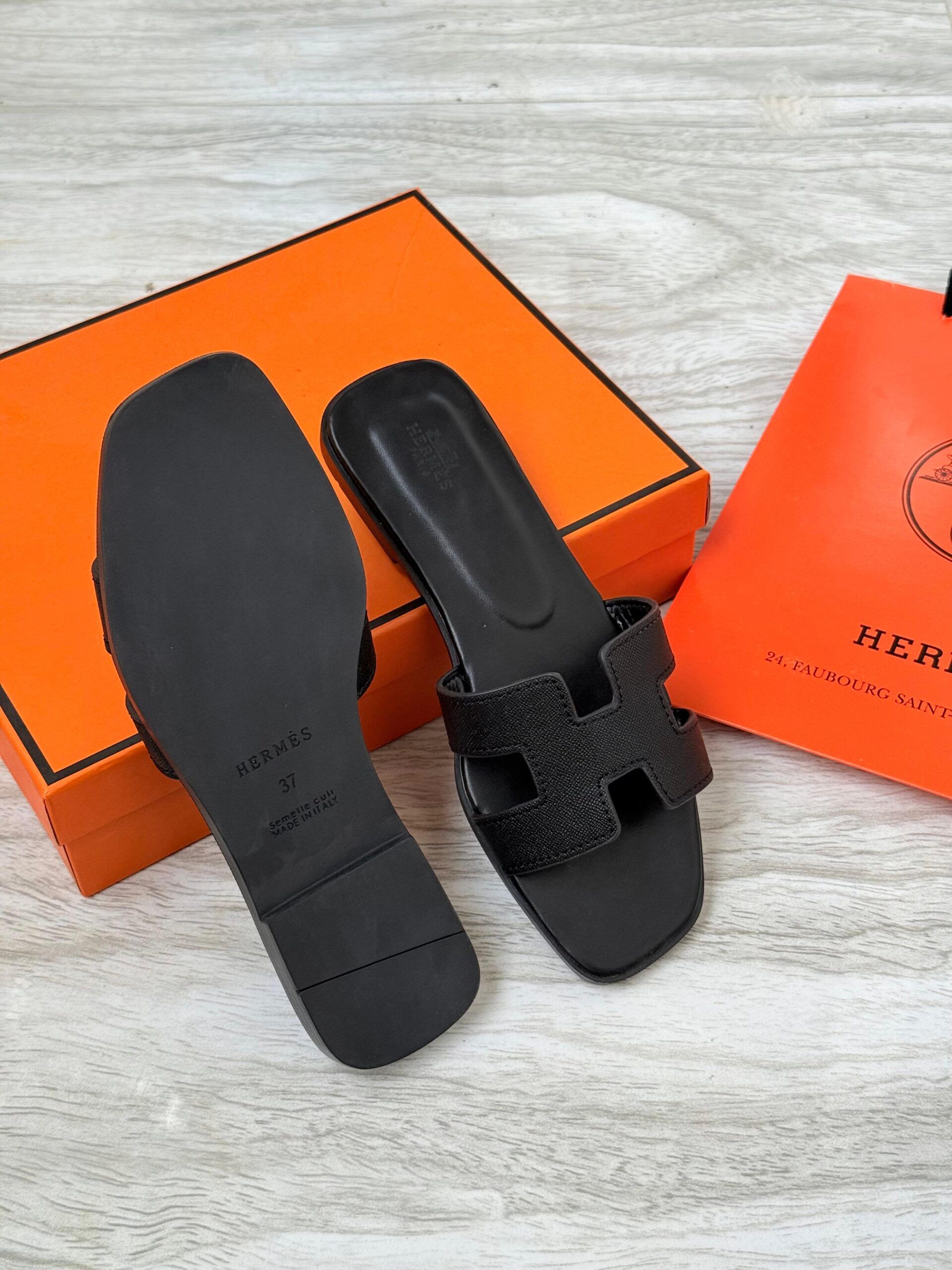 Hermès Flat Slipper for Women in Pakistan by Shop2Door Store
