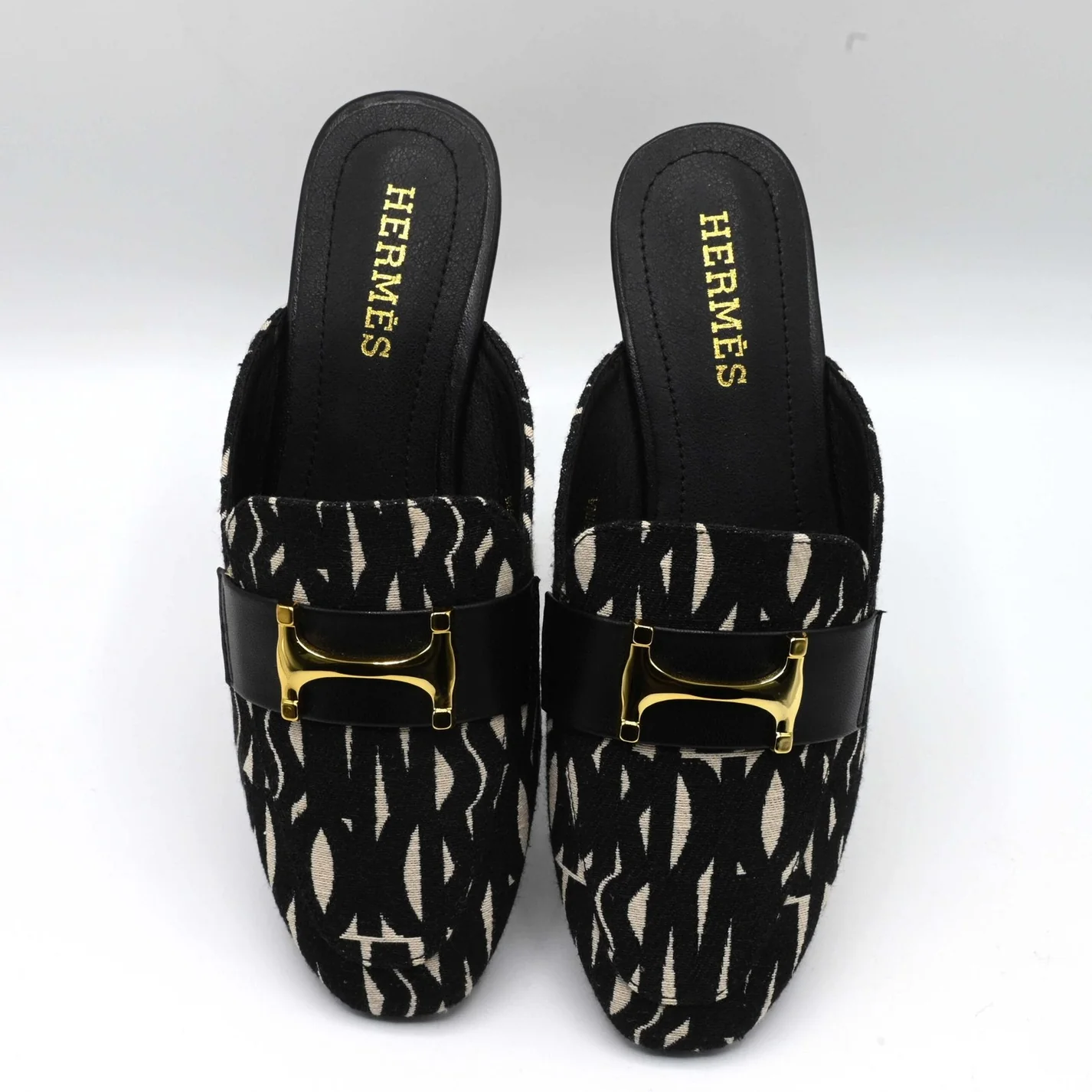 Hermès pink pumps luxury heels