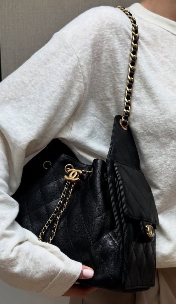 Chanel 25 Hobo Caviar Quilted Handbag Pakistan