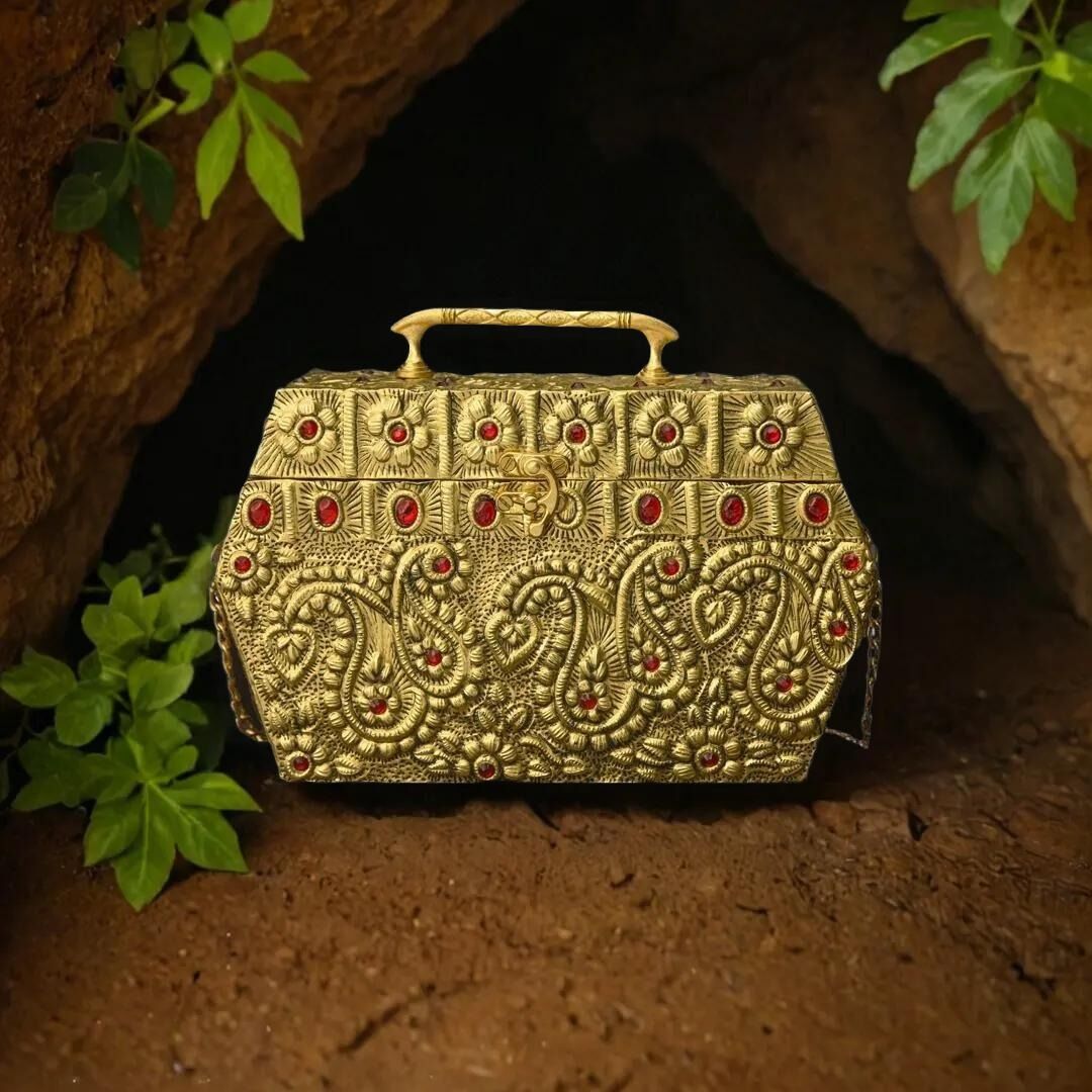 Wedding Handbags, Luxury Handbags, Women’s Accessories Pakistan