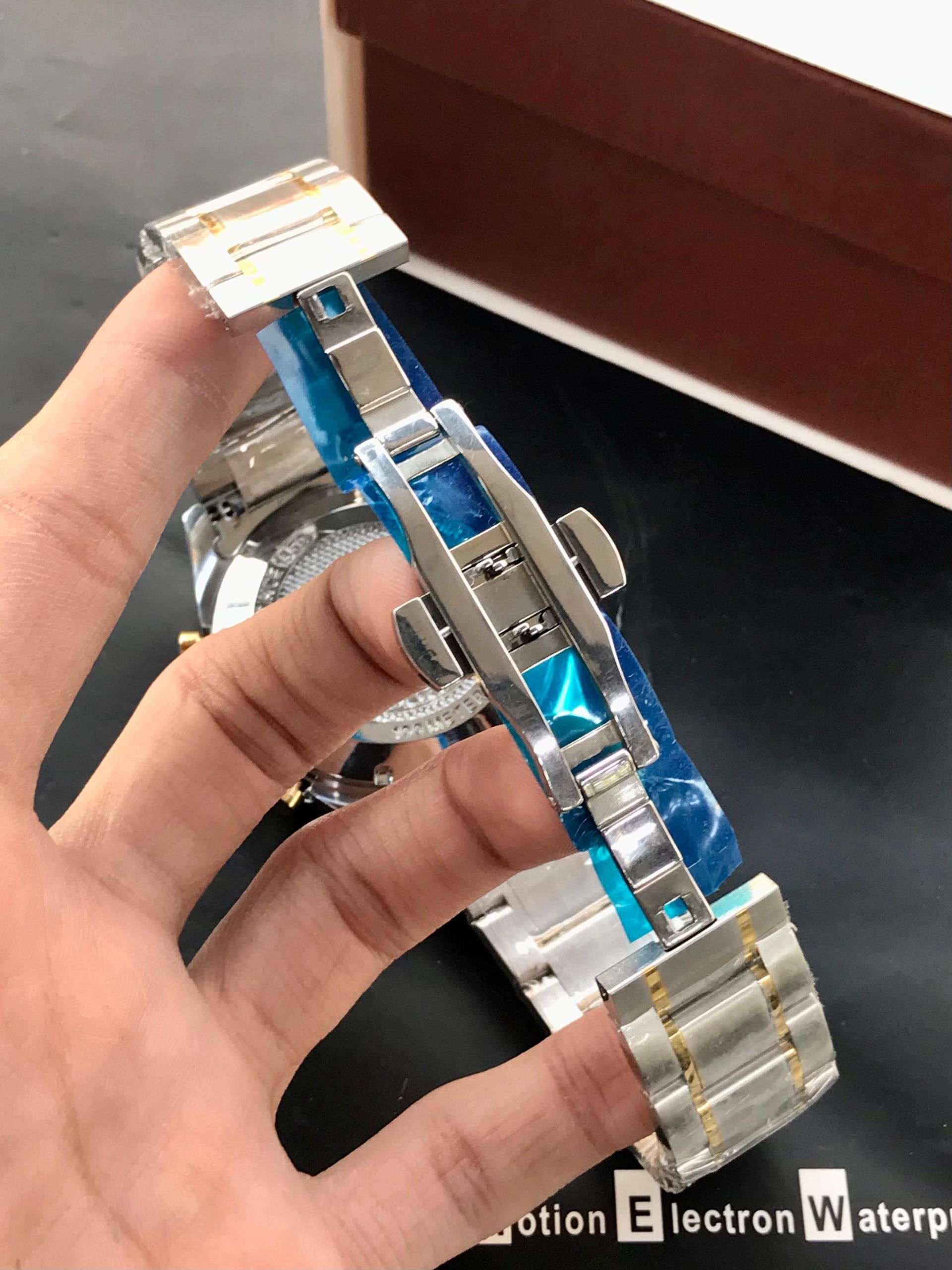 "TAG Heuer Carrera Men’s Watch with quartz movement, chronograph functions, date display, and heavy-weight design