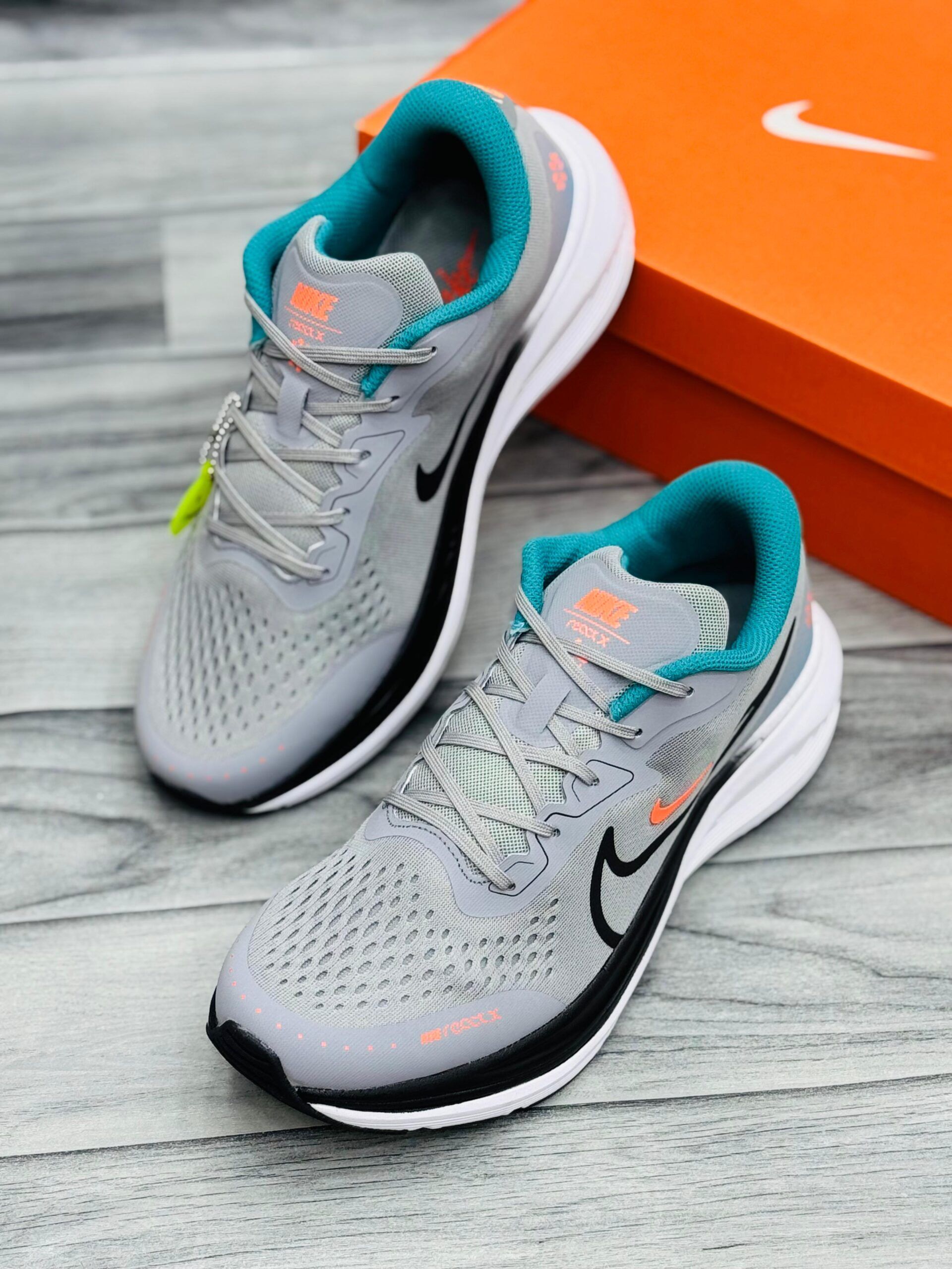 Nike Air Alpha Zoom Runners