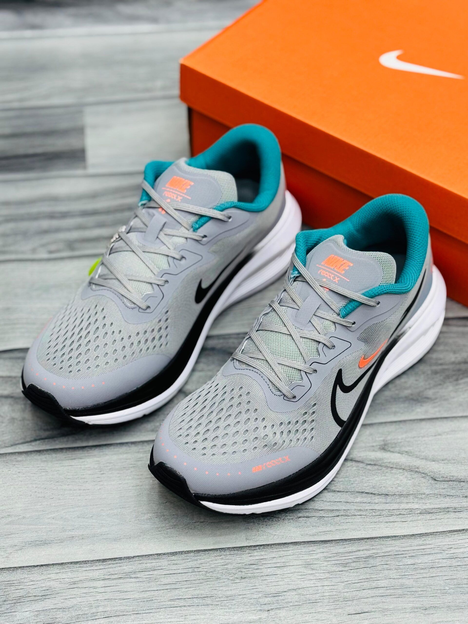 Nike Air Alpha Zoom Runners