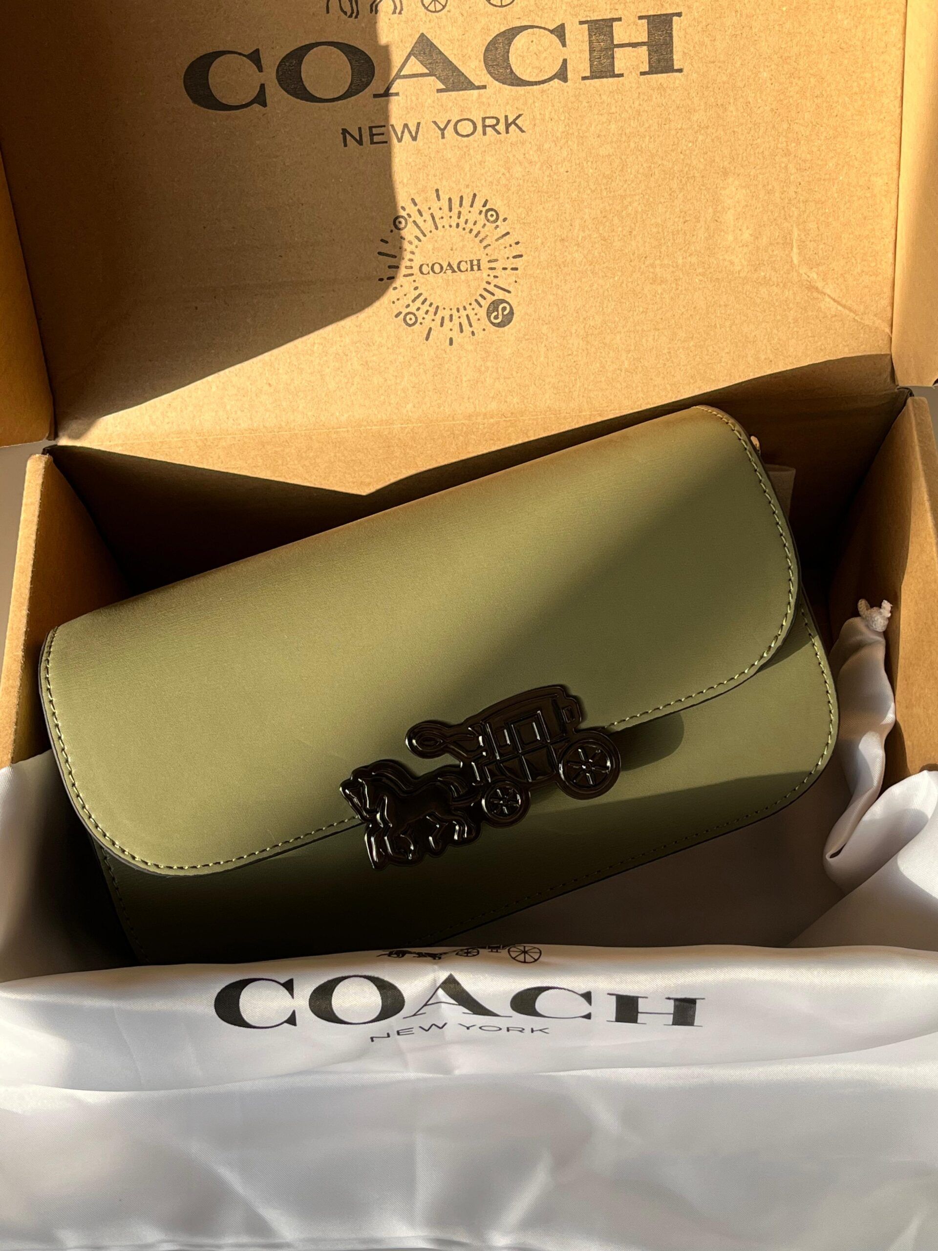 COACH Harper Shoulder Bag Pakistan